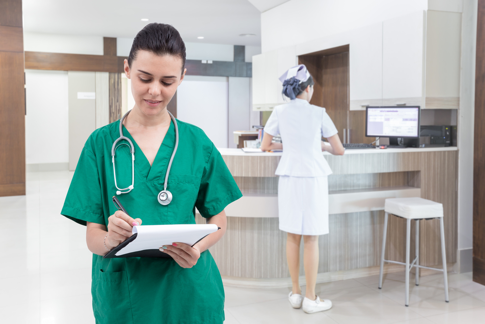 Как пишется медицинской сестрой. Медсестра с планшетом. Выводы медицинской сестры на категорию. Как пишется медицинской сестрой. Профессионализм медицинской сестры.